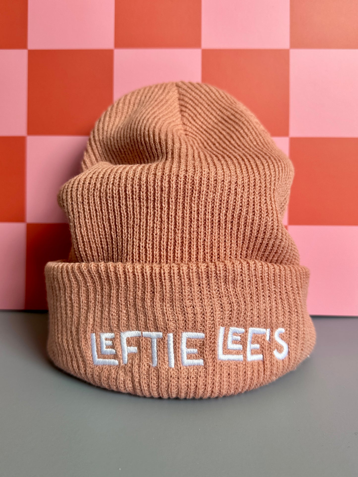 Slouch cuff beanie in pink